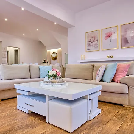 Elena Luxury Agios Stefanos Appartamento